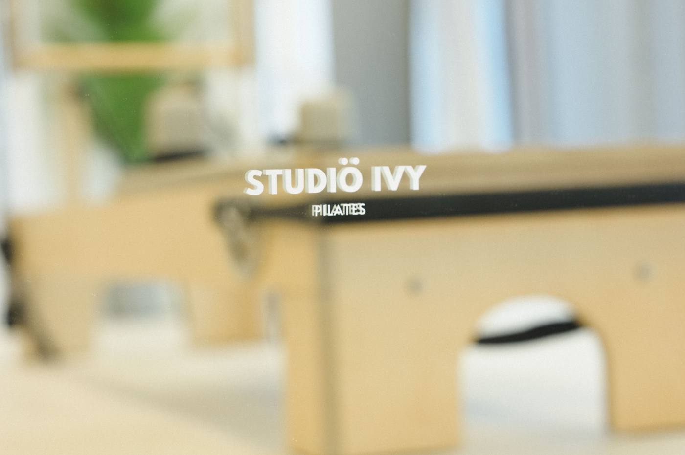 STUDIO IVYロゴ